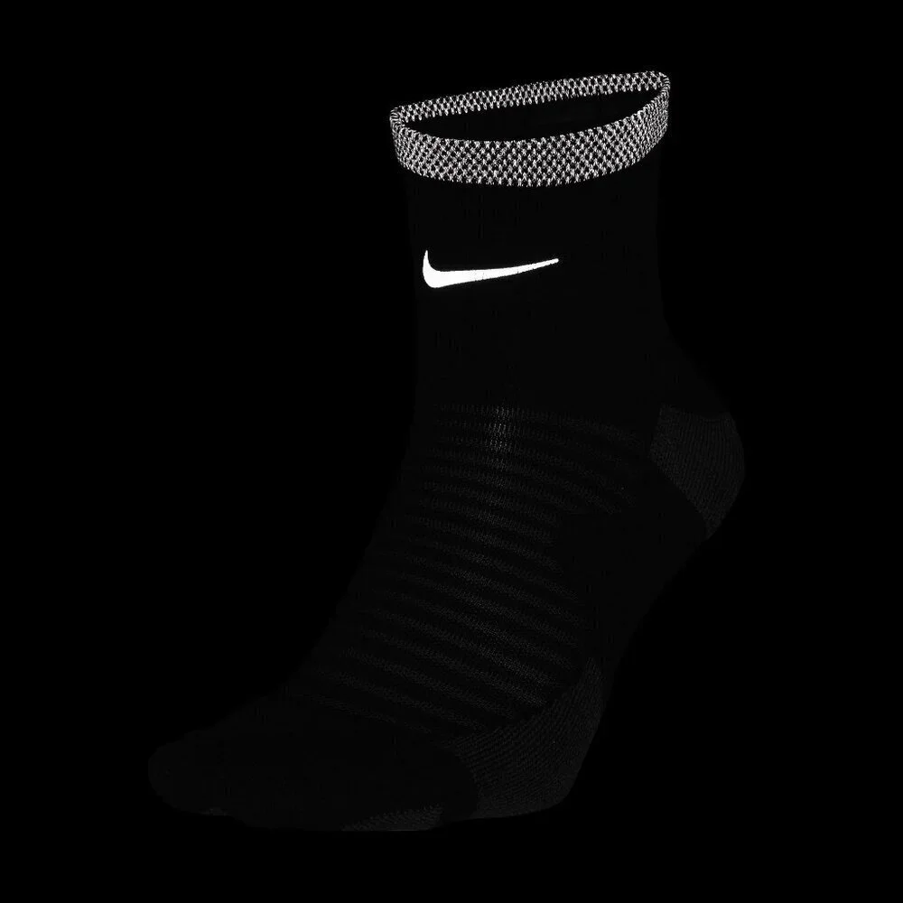 NWT Nike Spark Cushioned Ankle Black Running Socks